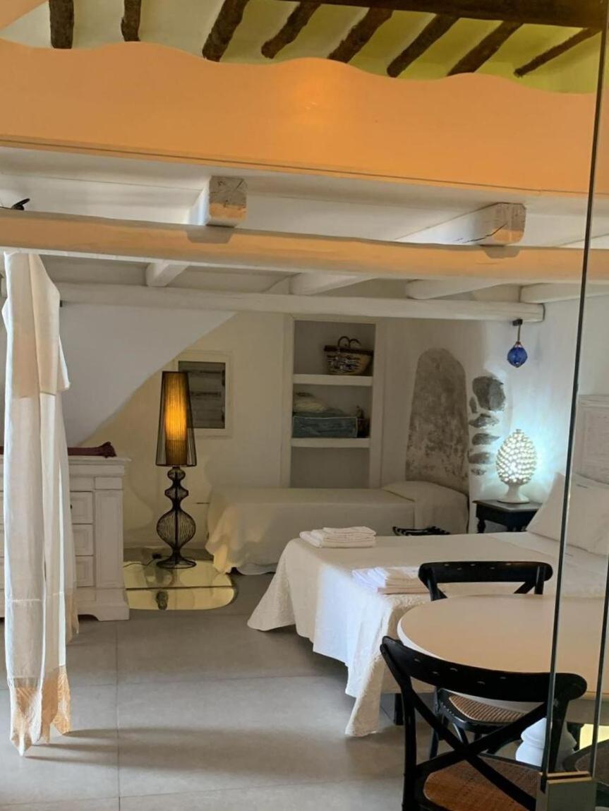 Hotel Halgoduria Santa Marina Salina Pokoj fotografie