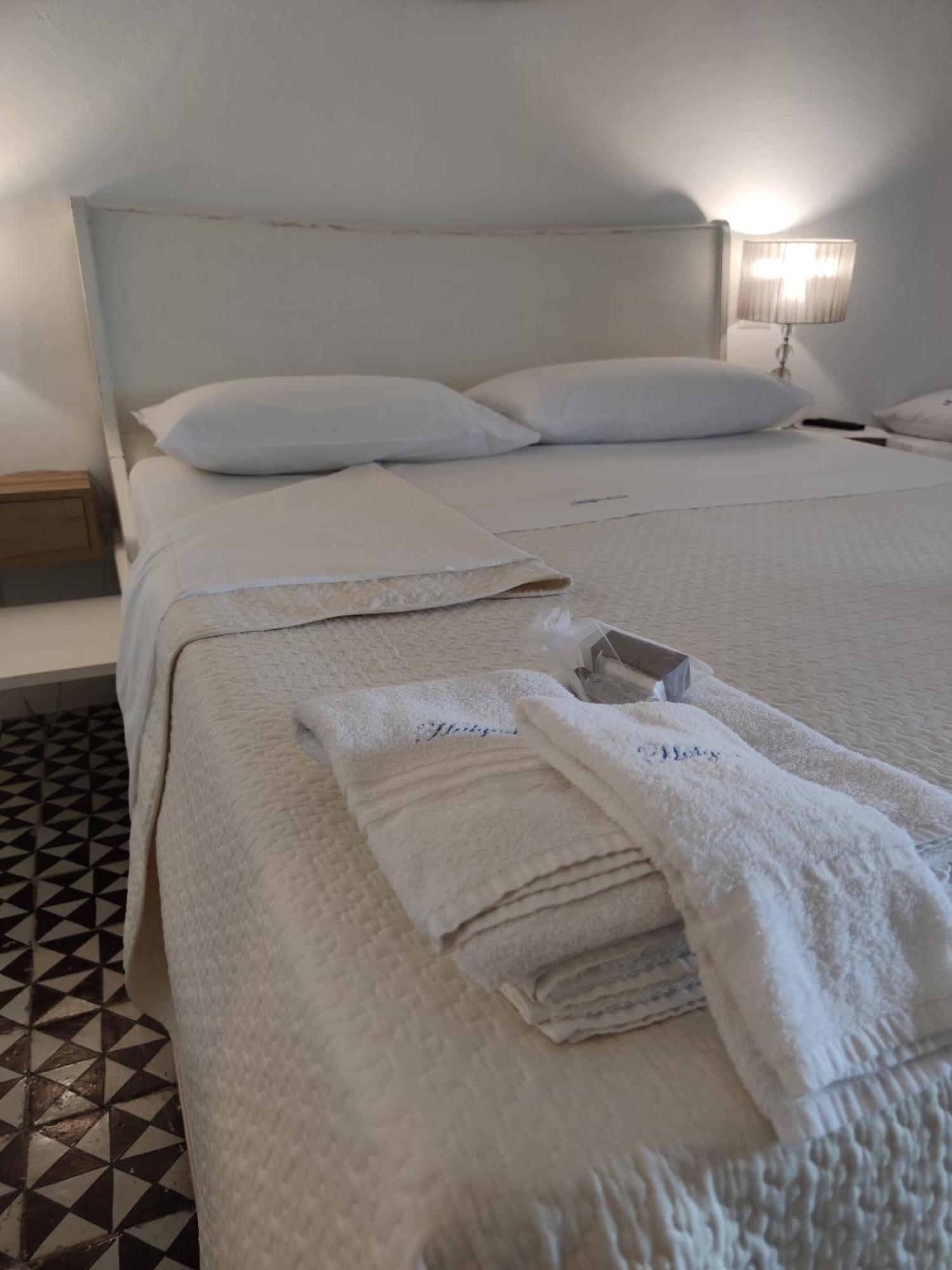Hotel Halgoduria Santa Marina Salina Pokoj fotografie