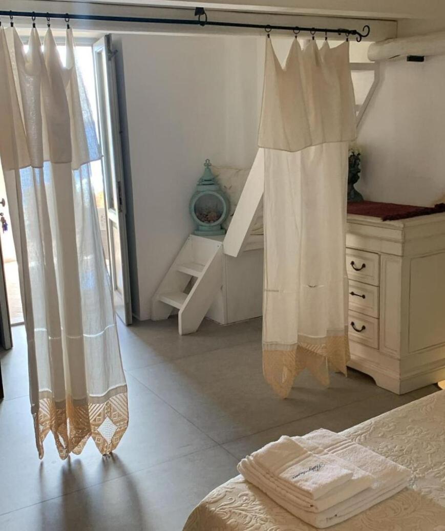 Hotel Halgoduria Santa Marina Salina Pokoj fotografie